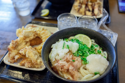 食べ応えのある鍋焼きうどん